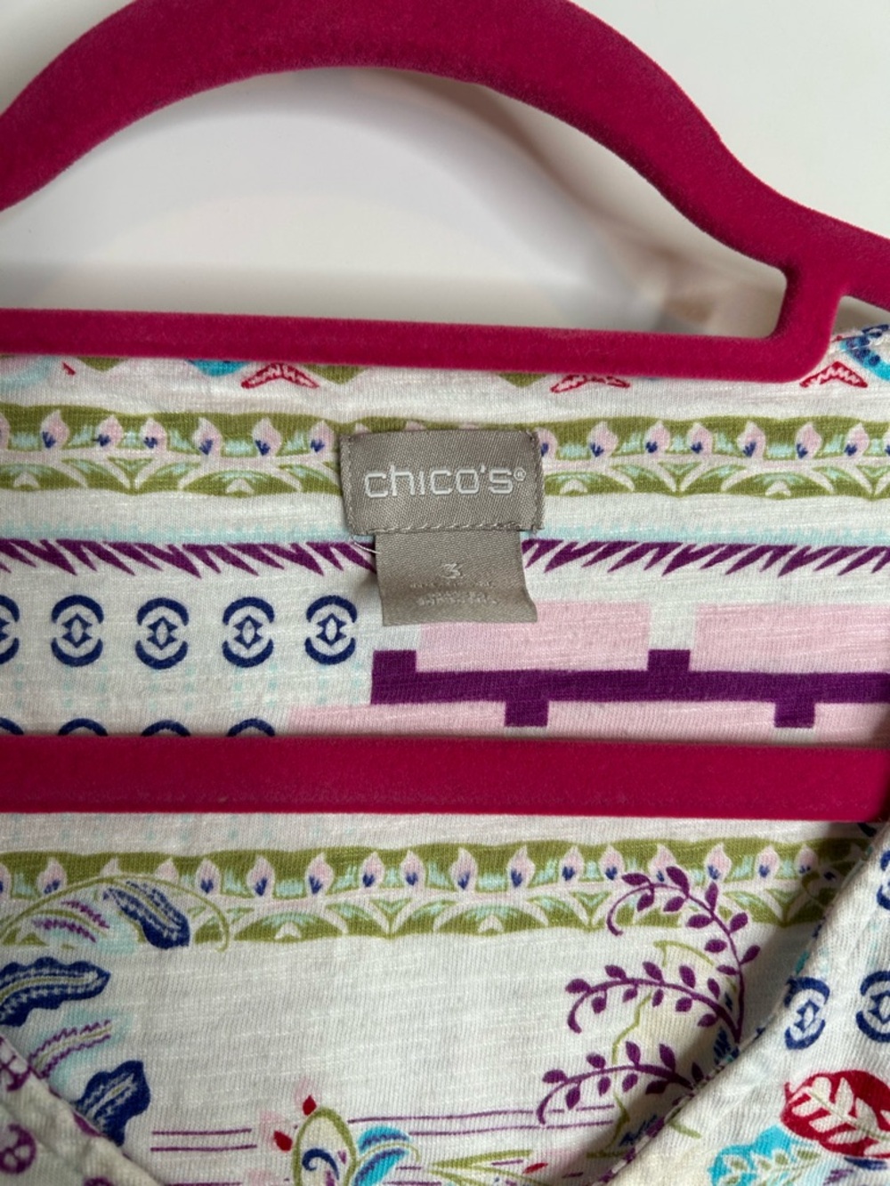 Chico’s Women’s Size 3/XL V-Neck Tee Multicolor Pattern 5249 - Picture 2 of 6